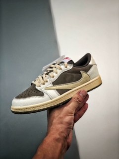 Tênis Nike TRAVIS SCOTT X NIKE AIR JORDAN 1 LOW OG REVERSE MOCHA