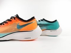 Nike ZoomX Vaporfly Next% Laranja/Verde Esmeralda - Sport Shoe
