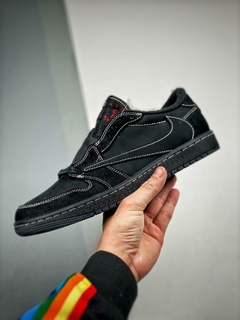 Tênis Nike TRAVIS SOCTT X NIKE AIR JORDAN 1 LOW OG BLACK PHANTOM na internet