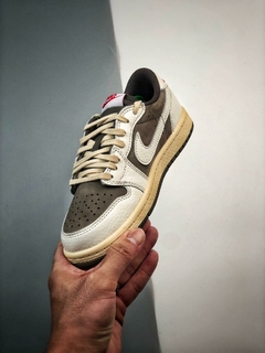 Tênis Nike TRAVIS SCOTT X NIKE AIR JORDAN 1 LOW OG REVERSE MOCHA - loja online