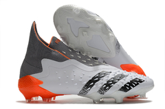 Chuteira Adidas Predator Freak+ FG