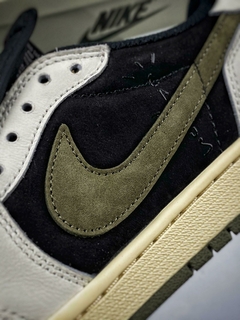 Tênis Nike TRAVIS SCOTT X NIKE AIR JORDAN 1 LOW OLIVE na internet