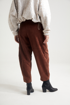 PANTALON CORDER. CHOCOLATE - tienda online