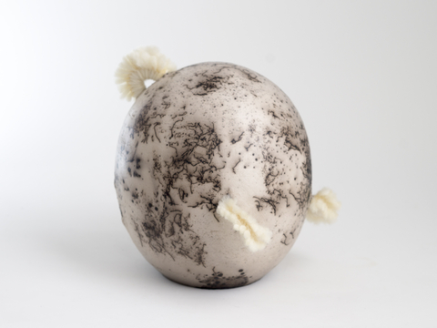 Agustina Garrigou. White saggar Potatoid NIII, 18 x 18 x 16 cm