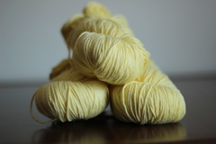 Algodón Cotton Pompom 8/8 - color Narciso
