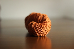 Algodón Cotton Pompom 8/8 - color Caramelo