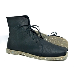 Bota Everest, couro graxo preto, sola borracha reciclada. Ref. 009.408. SOB ENCOMENDA - Ipadma