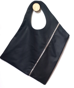Bolsa Minimalista, couro lumi preto com metalizado, formato 45 x 59 cm. Ref. 102. SOB ENCOMENDA