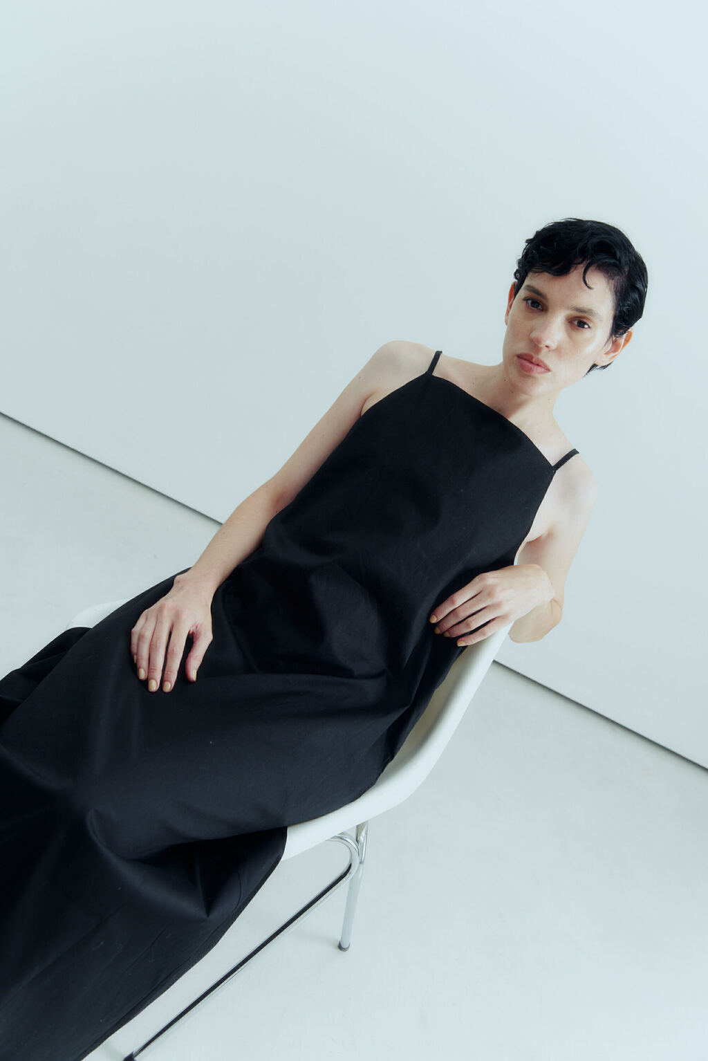 Vestido negro estrecho new arrivals