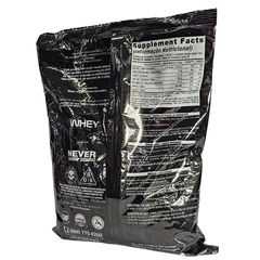 Whey em Pó Suplemento Alimentar de Proteína Sabor Morango Refil Black Skull 900g