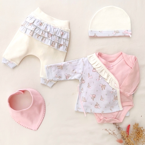 Conjunto Conejita Flora - bodie rosa MANGA LARGA - babero blanco