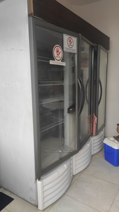 Câmara Frigorifica Refrigerador 3 portas 1200litros 0 à 7 graus (usada) semi nova - Estudo Troca