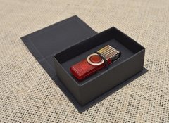 Kit com 50 Caixas de Pen Drive Dourado - Caixas e Brindes