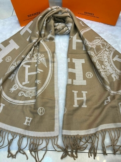 Cachecol Echarpe Cashmere Hermès Caramelo e Cinza Dupla Face Italiana - comprar online