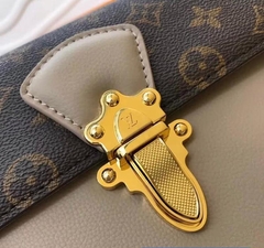 Bolsa Louis Vuitton Victoire Bege - loja online