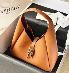 Bolsa Givenchy G-Hobo Média Caramelo Italiana - comprar online