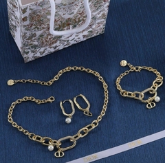 Brinco, Colar e Pulseira Dior CD Dourado Italiana