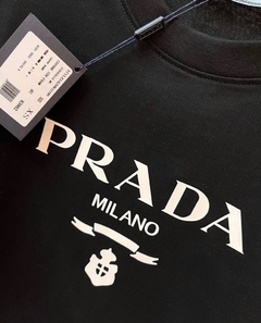 Camiseta Prada Preta Masculina Italiana na internet