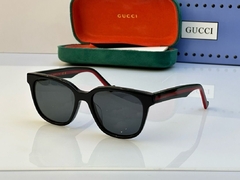 Óculos Gucci Preto e Vermelho Italiana