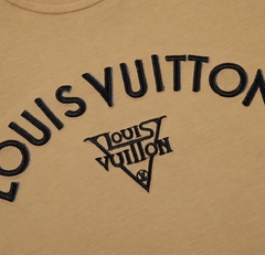 Camiseta Louis Vuitton Bege Bordada Italiana - loja online