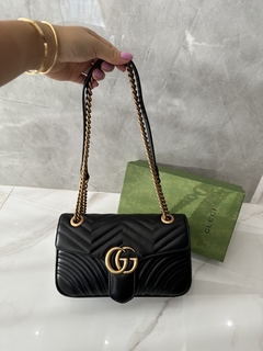 Bolsa Gucci Marmont Pequena Shoulder Preta Italiana - comprar online