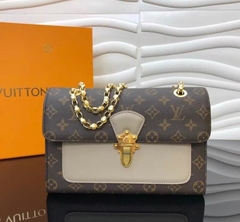 Bolsa Louis Vuitton Victoire Bege