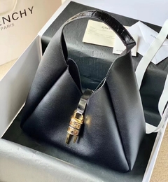 Bolsa Givenchy G-Hobo Média Preta Italiana - comprar online