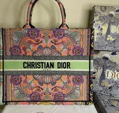 Bolsa Dior Tote Book Bordado Italiana