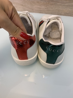 Tênis Gucci Ace Abelha Italiana na internet