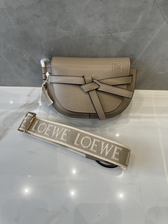 Bolsa Loewe Gate Dual Mini Cinza Italiana