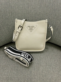 Bolsa Prada Pequena Off White Italiana