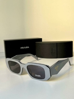 Óculos Prada Symbole Italiana - comprar online