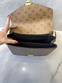 Bolsa Louis Vuitton Metis Pochette Reverse Italiana na internet