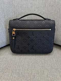 Bolsa Louis Vuitton Pochette Metis Preta Italiana - Bolsas e Grife