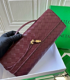 Bolsa Bottega Veneta Andiamo Clutch Vinho Italiana