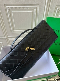 Bolsa Bottega Veneta Andiamo Clutch Preta Italiana