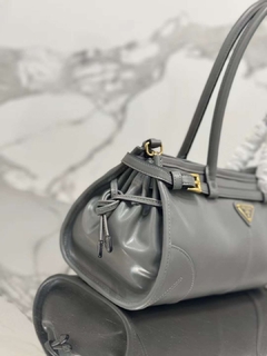 Bolsa Prada Cinza Italiana - loja online