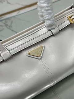 Bolsa Prada Off White Italiana - Bolsas e Grife