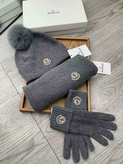 Conjunto Moncler Gorro, Cachecol e Luva Cinza Italiana