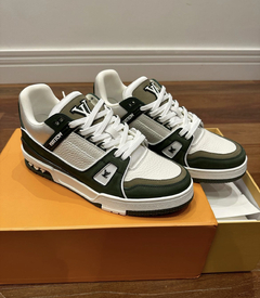 Tênis Louis Vuitton Trainer Branco e Verde Militar Masculino Italiana