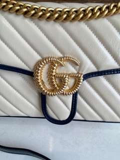 Bolsa Gucci Marmont GG Pequena Off White e Azul Italiana - comprar online