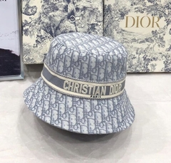 Chapéu Dior Bucket D-Oblique Cinza Aba Pequena Italiana