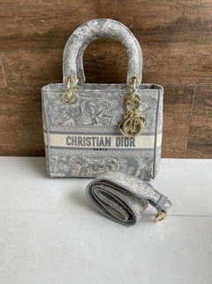 Bolsa Lady Dior D-Lite Média Toile de Jouy Reverse Cinza Italiana na internet