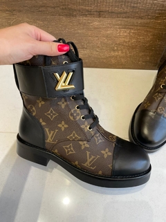 Bota Louis Vuitton Wonderland Monogram Italiana na internet