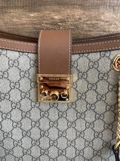 Bolsa Gucci Padlock Shoulder Média GG e Marrom Italiana - loja online