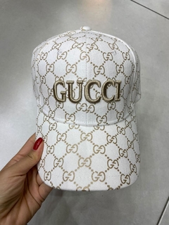Boné Gucci Tela GG Branco e Dourado Italiana
