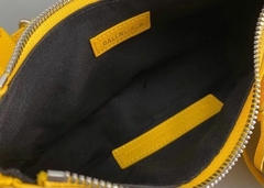 Bolsa Balenciaga Le Cagole XS Amarela Italiana na internet