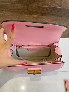 Bolsa Gucci Pequena Com Alça De Bambu Rosa Italiana - loja online