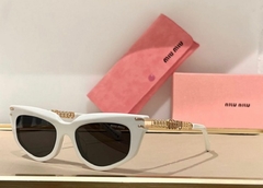 Óculos De Sol Com Logotipo Miu Miu Branco Italiana