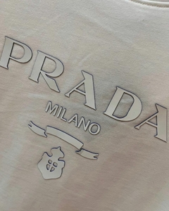 Camiseta Prada Branca Italiana na internet